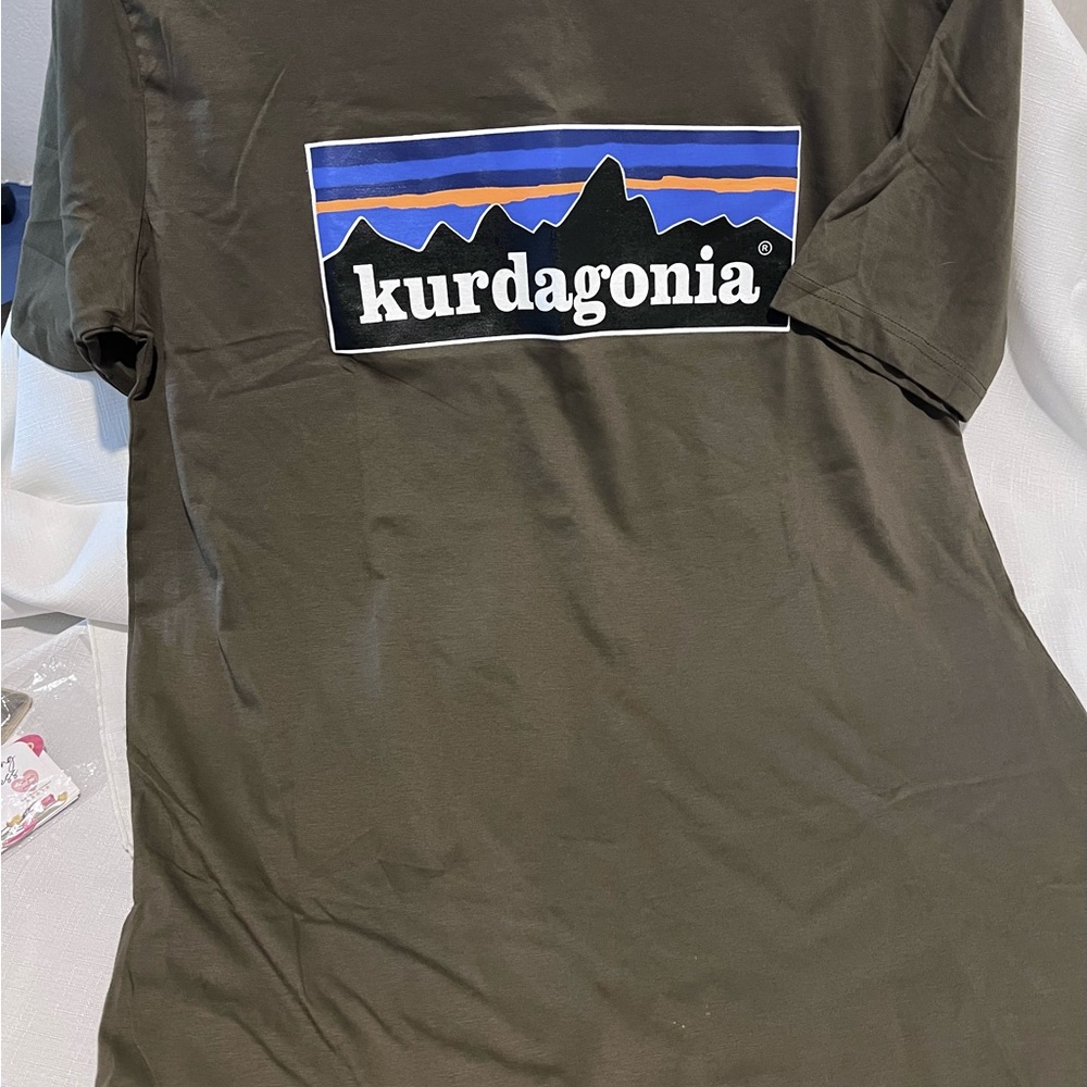 Graphic Kurdagonia Novelty T-Shirt in Olive Size XXL  NEW
